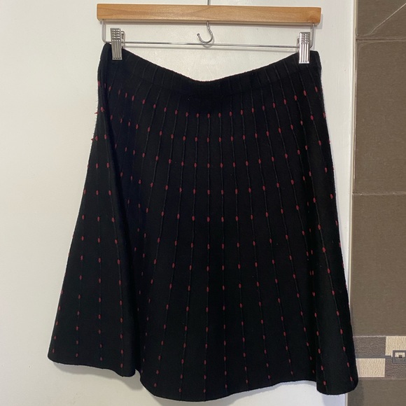 Black with Red Detail A Line Sweater Skirt Size L - Picture 4 of 4
